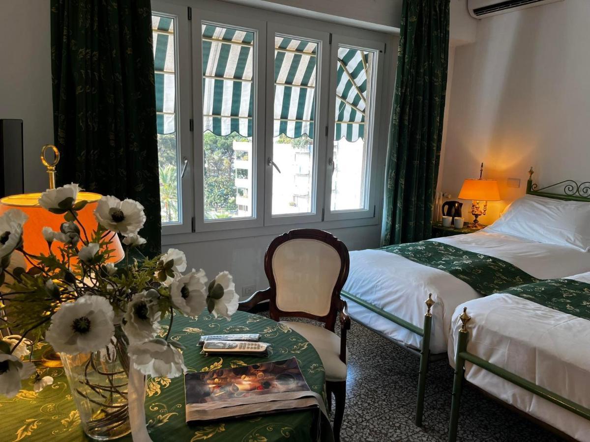 Eveline Portosole Hotel Сан Ремо Екстериор снимка