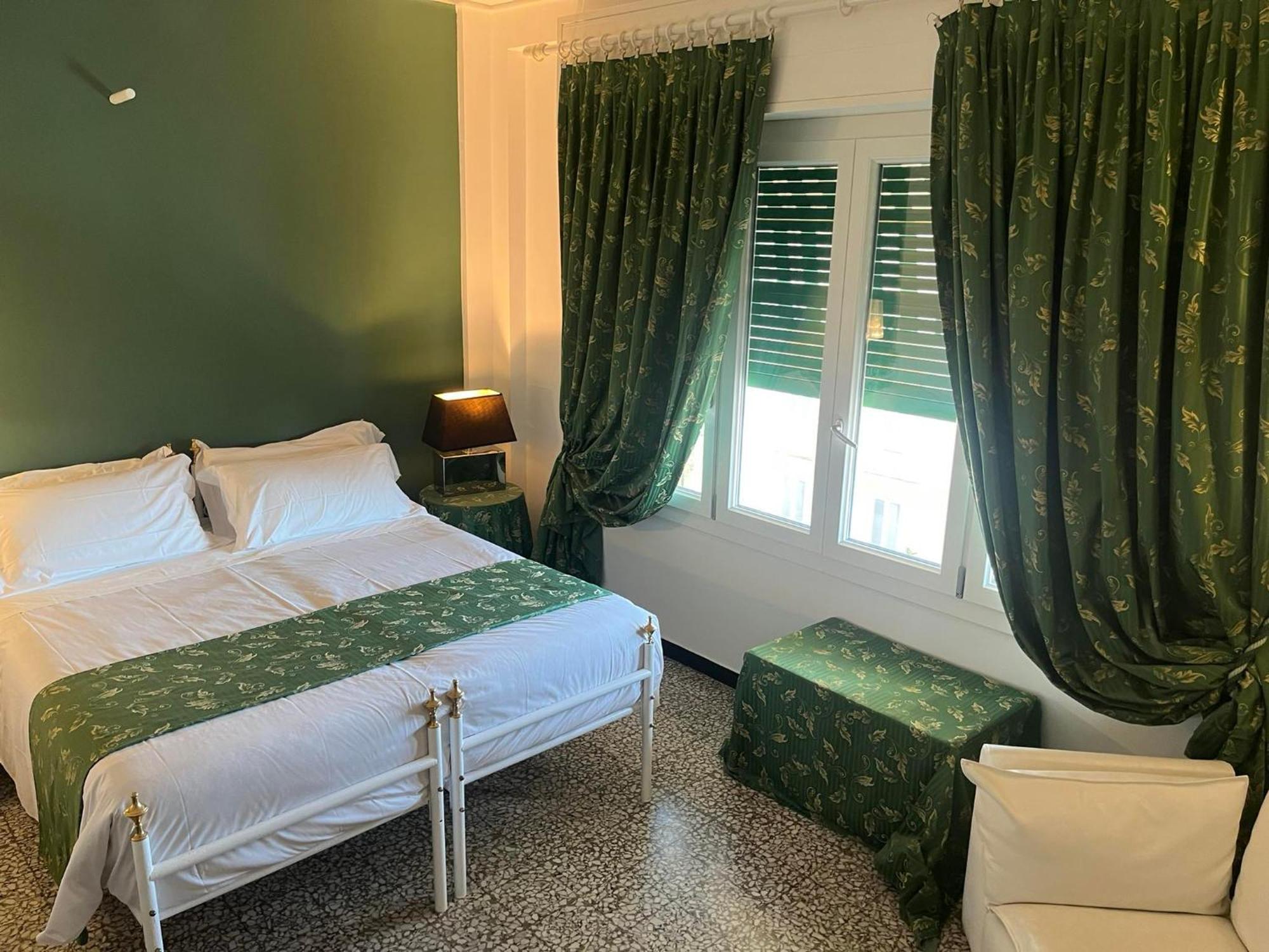 Eveline Portosole Hotel Сан Ремо Екстериор снимка