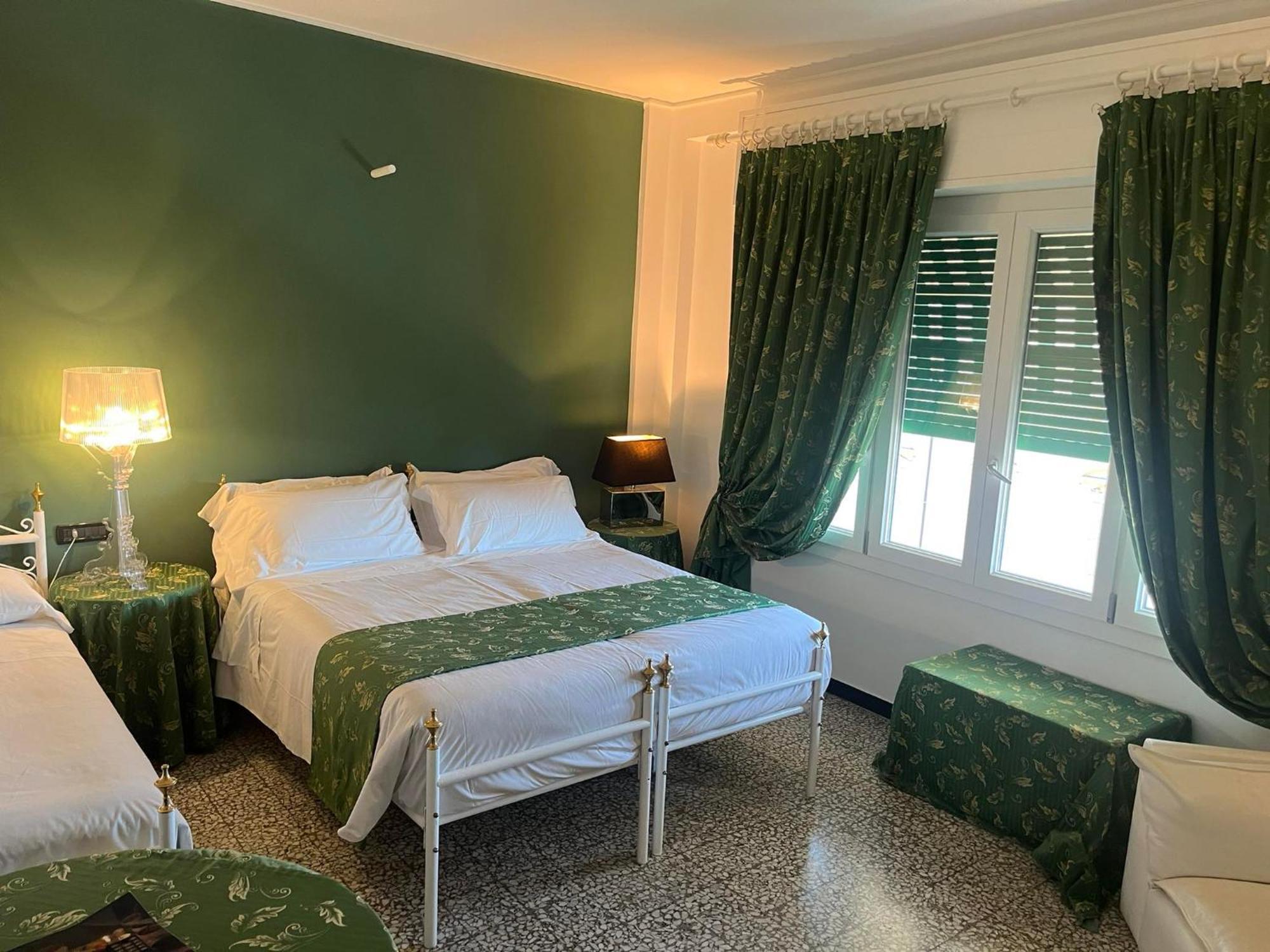 Eveline Portosole Hotel Сан Ремо Екстериор снимка