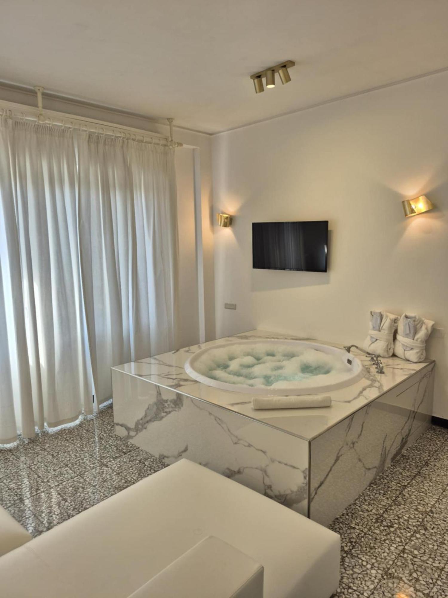 Eveline Portosole Hotel Сан Ремо Екстериор снимка