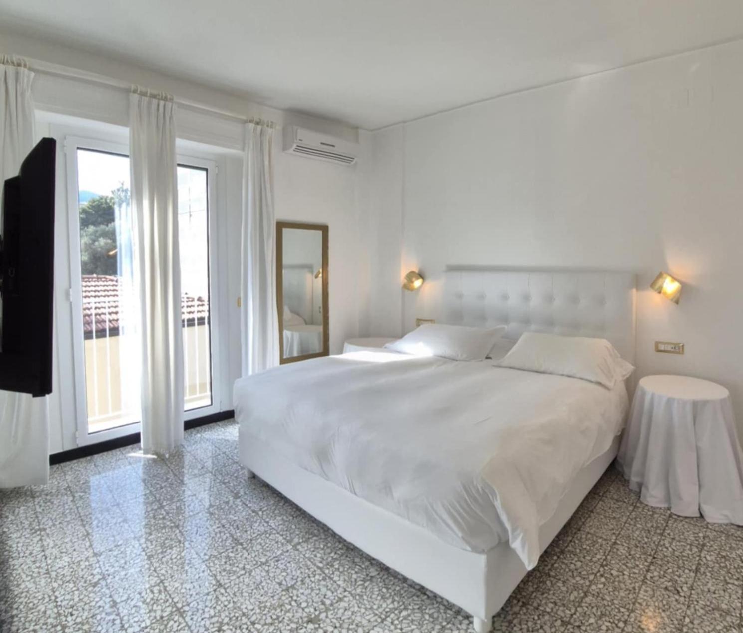 Eveline Portosole Hotel Сан Ремо Екстериор снимка
